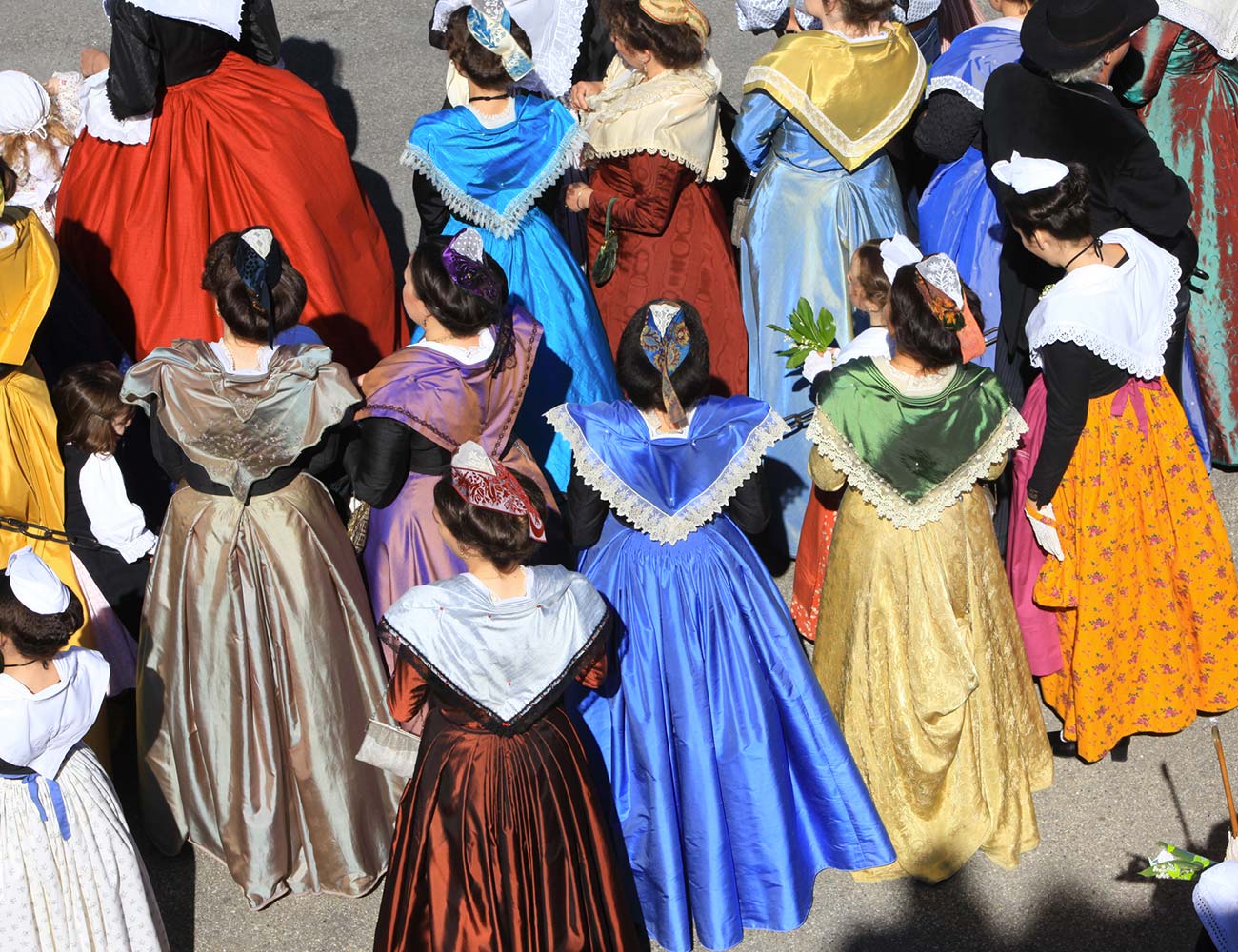 Défilé d'Arlésiennes